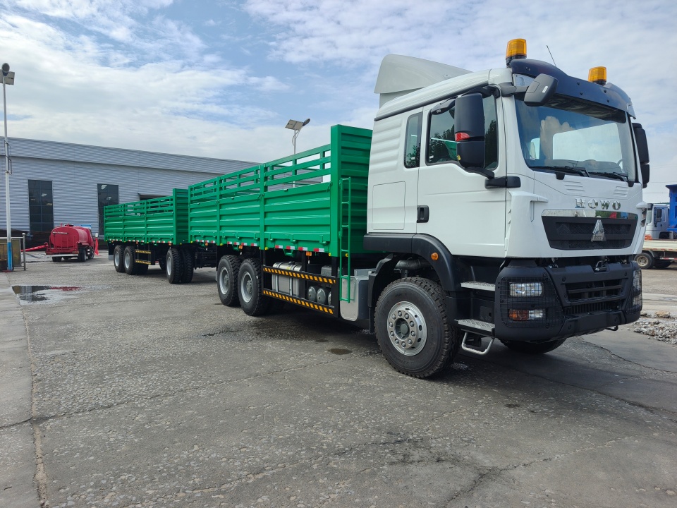 Derun 차량 Howo TX400 트럭 및 트레일러는 에티오피아로 선적됩니다.