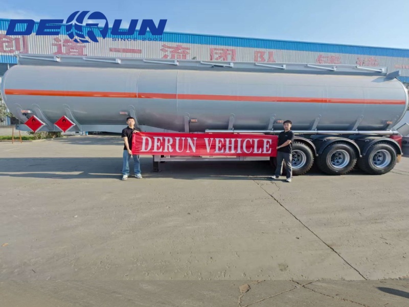 Derun 3 축 오일 탱크 세미 트레일러가 아르헨티나로 성공적으로 선적되었습니다.